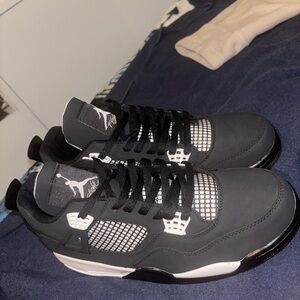 Jordan Men's Black and White Sneakers